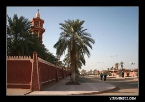 Mosquée Al Kawther sur le principal boulevard de Timimoun