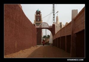 Mosquée El Maghili à coté de son Darih à Sid Echeikh