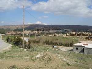 الضفة الجنوبية لقرية  يابوس