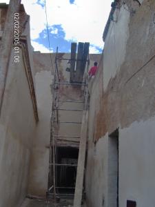 أعمال ترميمية للدرب الرابط بين حي 'المدرس' و 'السور'