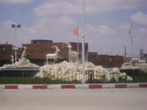 ROnd point à l'Entrée de la ville d'El Bayadh