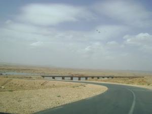 Autoroute menant au Barrage de Brézina