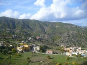 قرية بضواحي بلدية 