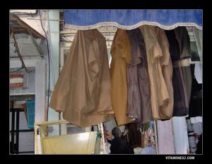 محل لبيع البرانيس و الجلاليب على طريقة أهل تلمسان