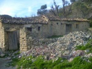 منازل قديمة من قرية  إزفاشن  ببلدية  دراع قبيلة  (ولاية سطيف)