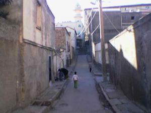 صورة لحي  باب اللوز