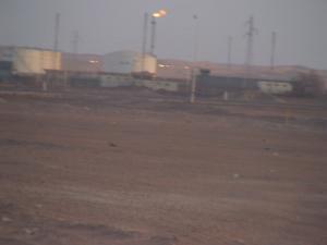 Raffinerie et Stockage de Pétrole aux environs d'Illizi