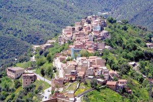 قرية بضواحي مدينة  تيزي وزو