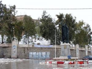 Statue du Cheikh El-Mokrani au centre ville de Bordj Bou Arreridj