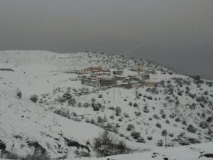 Un village de Bordj Bou Arreridj sous la neige