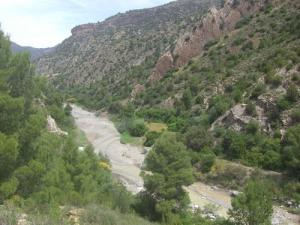 Un Cour d'eau au creux des Montagnes de Tafreg