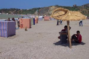 Arrivée de l'été sur la plage Djinet