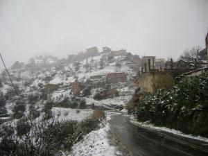 مدينة  أيت تودرت  تحت الثلوج