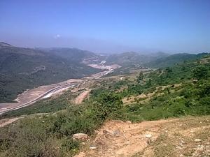 Autoroute en construction au niveau de Bouzegza