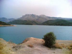 Bouzegza vue à partir du Barrage de kaddara