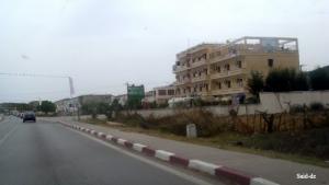 Hôtel  Sidi Djaballah  entre Sidi Kaci et Bouhairet El Touyour