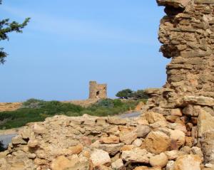 Fort français en ruines sur la côte de la Vielle Calle
