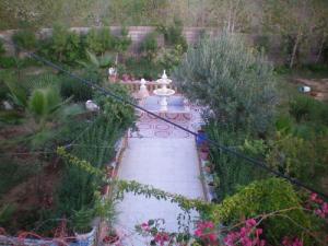 Magnifique Jardin à Côté du Lac Tonga