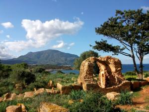 كنيسة رومانية قديمة بضواحي مدينة  تيبازة