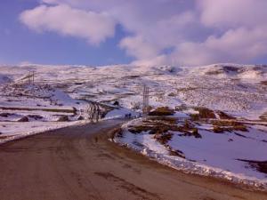 Autoroute enneigée à Ouled Idriss