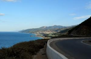 Vue sur la Plage Damous depuis les Hauteurs