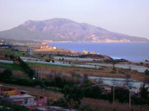 Vue sur le Mont  Chenoua  à Tipaza