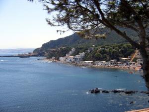 Plage Belhassine CHENOUA les 5 Rochers