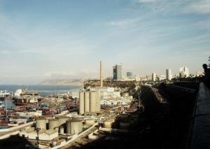 صورة للميناء التجاري لمدينة  وهران