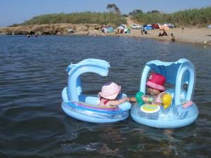 Des Anges se baignant à la Plage  Lala Mzita