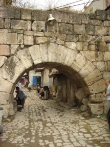 Antique Porte de la cité de Mila