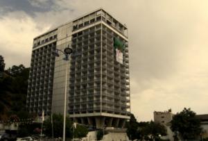 نزل  سيبوس  بمدينة  عنابة