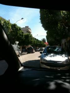 ENTRE LA POSTE ET LE MARCHE COUVERT