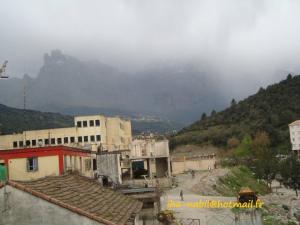 منظر من ضواحي مدينة  واسيف  (2)