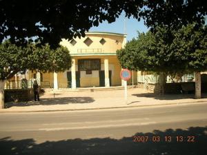 مدخل السينما لمدينة  غليزان