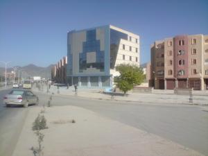 أبنية حديثة بمدينة  غرادية