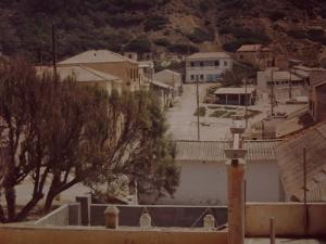 مباني ساحلية بشاطئ  صاسال