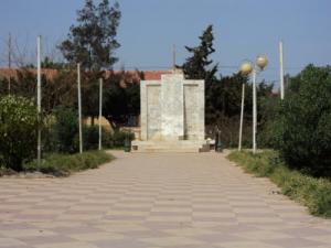 نصب تذكاري عند مدخل دار بلدية  عين تموشنت