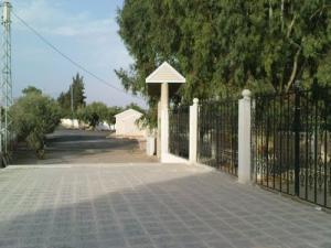 المركز المتعدد الرياضات لمدينة  عين الدفلة