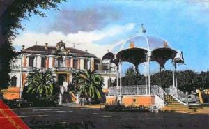 صورة قديمة للساحة المركزية و مقر بلدية  تيبازة