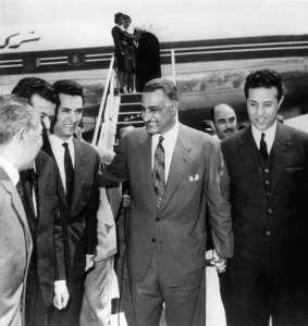 الرئيس الجزائري  أحمد بن بلة  رفقة القائد المصري  جمال عبد الناصر