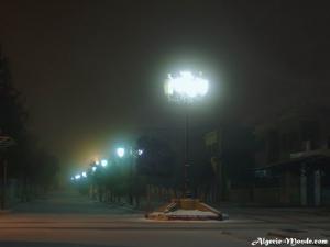 صورة ليلية لشوارع مدينة خنشلة