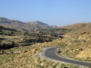 الطريق المؤدي إلى بلدية  شرشار