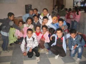 أطفال في المكتبة العمومية لمدينة  دراع قبيلة  (2)