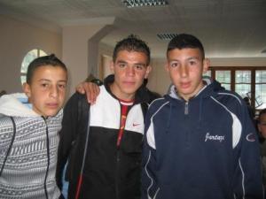 أطفال بالمكتبة العمومية لمدينة  دراع قبيلة  (2)