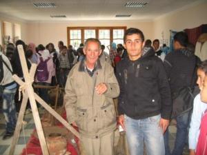 أطفال بالمكتبة العمومية لمدينة  دراع قبيلة  (9)